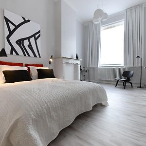 Kamer met Kingsize Bed op de Begane Grond